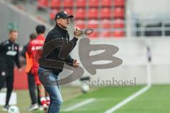 3. Liga; FC Ingolstadt 04 - Rot-Weiss Essen; Cheftrainer Achim Beierlorzer (FCI) an der Seitenlinie, Spielerbank