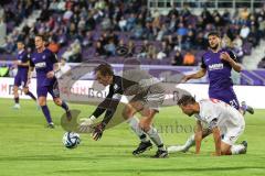 3. Liga; Erzgebirge Aue - FC Ingolstadt 04; Zweikampf Kampf um den Ball Lukas Fröde (34, FCI) Torwart Männel Martin (1 Aue) Schikora Marco (21 Aue)