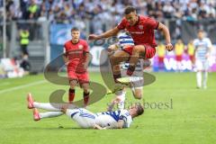 3. Liga; MSV Duisburg - FC Ingolstadt 04; Zweikampf Kampf um den Ball Marcel Costly (22, FCI) Hahn Alexander (42 MSV)