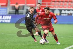 3. Liga; FC Ingolstadt 04 - Rot-Weiss Essen; Dennis Kaygin (10, FCI) Zweikampf Kampf um den Ball Obuz Marvin (10 RWE)