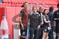 3. Liga; FC Ingolstadt 04 - VfB Lübeck; Tobias Schröck (21, FCI) wird zum letzten Mal eingewechselt Cheftrainerin Sabrina Wittmann (FCI)