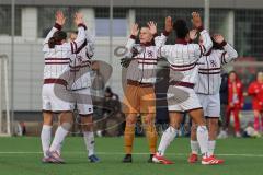 2. Bundesliga Frauen - Saison 2025/26 - FC Ingolstadt 04 Frauen - FSV Mainz - Abklatschen vor dem Spiel - XXXXX - Foto: Meyer Jürgen