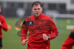 3. Liga; FC Ingolstadt 04 - Trainingsauftakt nach Winterpause; Lauf Challenge, Simon Lorenz (32, FCI)