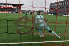 AUDI - Schanzer Amateurcup - Finale -  2026  - SV Hundszell - SV Denkendorf - Thomas Kirschner verschießt den Elfmeter Denkendorf -  - Gabriel Hägel TW Hundszell - Foto: Meyer Jürgen