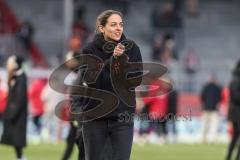 3. Liga; SV Wehen Wiesbaden - FC Ingolstadt 04; Spiel ist aus, Sieg Jubel Freude, Spieler bedanken sich bei den Fans Cheftrainerin Sabrina Wittmann (FCI)