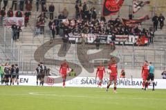 3. Liga; 1. FC Saarbrücken - FC Ingolstadt 04; Tor für Saarbrücken 1:0, hängende Köpfe Marcel Costly (22, FCI) Fredrik Carlsen (8, FCI) Jonas Scholz (15, FCI) Max Besuschkow (17, FCI) Fankurve