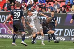 3. Liga; FC Ingolstadt 04 - SpVgg Unterhaching; Zweikampf Kampf um den Ball Benjamin Kanuric (8, FCI) Westermeier Ben (6 SpVgg) Waidner Dennis (39 SpVgg)