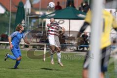 Kreisliga- Saison 2024/25- SV Hundszell - SV Kasing -  - Georg Glas blau Hundszell - Frederik Bezdeka Torwart Hundszell - Patrick Rzepka weiss Kasing - Foto: Meyer Jürgen