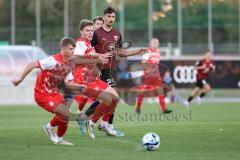 Testspiel; FC Ingolstadt 04 - FSV Zwickau; Arian Llugiqi (25, FCI) Zweikampf Kampf um den Ball