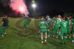 Kreisliga - Saison 2023/24 - Relegation zur BZL - FC Gerolfing - SV Aschau - Jubel nach dem Spiel - Gerolfing steigt in die BZL auf - Bengalos - Foto: Meyer Jürgen