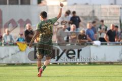 Toto - Pokal - Saison 2024/25 - TSV Lohr - FC Ingolstadt 04 - Ognjen Drakulic (Nr.30 - FCI) hebet den Daumen - XXXXX - Foto: Meyer Jürgen