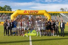 Toto-Pokal Finale; Würzburger Kickers - FC Ingolstadt 04; Sieg Jubel Freude Toto-Pokalsieg Teamfoto Siegerbild Pokal Lotto