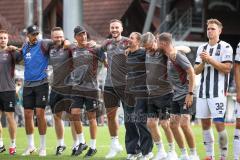 3. Liga - Saison 2026/27 - SC Sonnenhof Großaspach - FC Ingolstadt 04 - Die Mannschaft bedankt sich bei den mitgereisten Fans - Cheftrainerin Sabrina Wittmann (FCI) - jubel - Foto: Meyer Jürgen