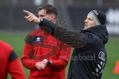 3. Liga; FC Ingolstadt 04 - Trainingsauftakt nach Winterpause; Athletik-Trainer Luca Schuster (FCI) Simon Lorenz (32, FCI)