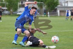 Kreisklasse - Saison 2025/26- TSV Großmehring - ST Scheyern - Florian Wirsching schwarz Scheyern - Johannes Brunnhuber blau Großmehring - Foto: Meyer Jürgen