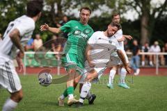 Kreisklasse - Saison 2026/27- TSV Lenting - FC Arnsberg-  - Dennis Volk grün Lenting - Christian Pintaske weiss Arnsberg  - Foto: Meyer Jürgen