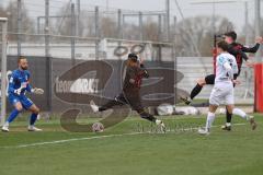 3. Liga - Testspiel - Saison 2025/26 - FC Ingolstadt 04 - SSV 1846 Ulm - Emilio Kehrer (Nr.44 - FCI) mit einer Torchance - Torwart Christian  Ortag (Nr.39 - SSV Ulm) - Foto: Meyer Jürgen