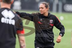 3. Liga; Testspiel; FC Ingolstadt 04 - 1. FC Heidenheim; Cheftrainerin Sabrina Wittmann (FCI) erklärt in der Pause