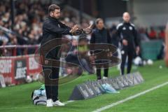 3. Liga; SC Verl - FC Ingolstadt 04; an der Seitenlinie, Spielerbank Co-Trainer Fabian Reichler (FCI)