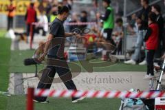 3. Liga - Saison 2026/27 - Victoria Köln - FC Ingolstadt 04  - 
Das Spiel ist aus - Cheftrainerin Sabrina Wittmann (FCI) sieht auf die Uhr - enttäuscht - XXXXX - Foto: Meyer Jürgen