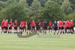 3.Liga - Saison 2023/2024 - Training in Berching - FC Ingolstadt 04 -  Die Mannschaft am Mittelkreis - Foto: Meyer Jürgen