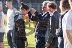 Toto-Pokal Finale; Würzburger Kickers - FC Ingolstadt 04; nach dem Spiel Sieg Jubel Freude Pokalsieg 1:2, Mannschaft bekommt die Medaille überreicht, Cheftrainerin Sabrina Wittmann (FCI)