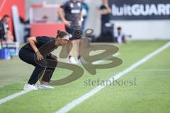 3. Liga; FC Ingolstadt 04 - SV Wehen Wiesbaden; an der Seitenlinie, Spielerbank Cheftrainerin Sabrina Wittmann (FCI)
