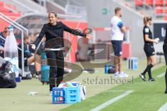 3. Liga; FC Ingolstadt 04 - FC Hansa Rostock; Cheftrainerin Sabrina Wittmann (FCI) schimpft an der Seitenlinie, Spielerbank