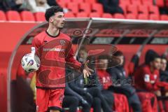 3. Liga; FC Ingolstadt 04 - Rot-Weiss Essen; Einwurf Davide Sekulovic (33, FCI)