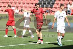 3. Liga; FC Ingolstadt 04 - SV Wehen Wiesbaden; Torchance verpasst Julian Kügel (29, FCI) bedankt sich für die Vorlage