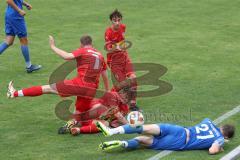 Kreisliga- Saison 2024/25- TSV Kösching - SV Hundszell - Mark Kocima rot Kösching - Noah Schatzmann blau Hundszell - Foto: Meyer Jürgen