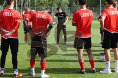 Bayernliga - Saison 2023/2024 - FC Ingolstadt 04 II - U21 - Trainingsauftakt - Cheftrainer Thomas Karg (FCI II) gibt Anweisungen - Foto: Meyer Jürgen