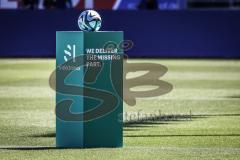 3. Liga; FC Ingolstadt 04 - Hallescher FC; neue Ball Stele, Hauptsponsor si electronics, vor dem Spiel