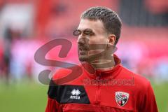 3. Liga; FC Ingolstadt 04 - Erzgebirge Aue; Dennis Borkowski (7, FCI) vor dem Spiel