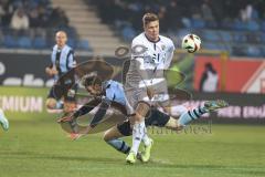 3. Liga; SV Waldhof Mannheim - FC Ingolstadt 04; Zweikampf Kampf um den Ball Klünter Lukas (24 SVWM) Sebastian Grönning (11, FCI)