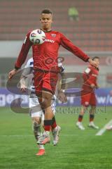 3. Liga; FC Ingolstadt 04 - MSV Duisburg; Marcel Costly (22, FCI) stoppt mit der Brust