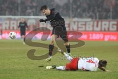 3. Liga; SSV Jahn Regensburg - FC Ingolstadt 04; Julian Kügel (29, FCI) Strauss Felix (4 SSV)