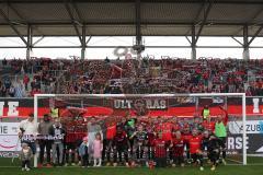 3.Liga - Saison 2022/2023 - FC Ingolstadt 04 -  SV Meppen - Die Mannschaft nach dem Spiel bei den Fans - jubel  -  Foto: Meyer Jürgen