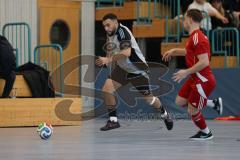 Lotto Bayern Hallencup - Saison 2024/25 - Türkisch SV Ingolstadt - TSV Ober./Unterhaunstadt- Ramazan Kurnaz grau Ober./Unterhaunstadt - Johann Rybalko rot Türkisch - Foto: Meyer Jürgen