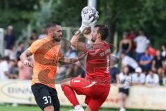 Toto-Pokal; SV Manching - FC Ingolstadt 04; Pascal Testroet (37, FCI) kommt zu spät Torwart Thomas Obermeier (SVM)