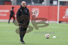 2. Bundesliga Frauen - Saison 2024/25 - FC Ingolstadt 04 Frauen - FC Bayern München - Trainer Alexander Zvonc FCI beim warm machen - XXXXX - Foto: Meyer Jürgen