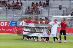 2.BL; FC Ingolstadt 04 - 1. FC Heidenheim; Spruchband Team Mannschaft