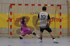 Lotto Bayern Hallencup - Saison 2024/25 - Türkisch SV Ingolstadt - TSV Ober./Unterhaunstadt- 6 meter schiessen - Angelo Boharu grau Ober./Unterhaunstadt  - Tobias goosss TW Türkisch - Foto: Meyer Jürgen