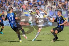 3. Liga; 1. FC Saarbrücken - FC Ingolstadt 04 - Mitte Felix Keidel (43, FCI) Zweikampf Kampf um den Ball Becker Dominik (17 FCS) Zeitz Manuel (8 FCS)