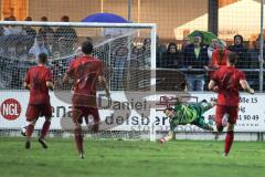 Toto Pokal; FC Sportfreunde Schwaig - FC Ingolstadt 04; Torwart Kai Eisele (25, FCI) kann retten