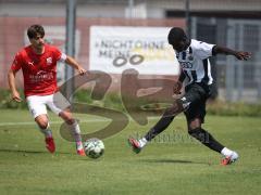 *Bayernliga Nord - Saison 2026/27 - FC Ingolstadt 04 II - FSV Stadeln - Omotolani Sherif Oladosu (Nr.15 - FCI II) - Luca Pulkrabek rot Stadeln - Foto: Meyer Jürgen