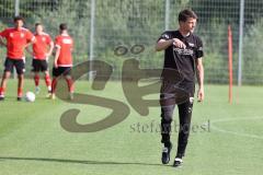 Bayernliga - Saison 2023/2024 - FC Ingolstadt 04 II - U21 - Trainingsauftakt - Cheftrainer Thomas Karg (FCI II) gibt Anweisungen - Foto: Meyer Jürgen