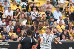 3. Liga; SG Dynamo Dresden - FC Ingolstadt 04; Kopfball Simon Lorenz (32, FCI) Kutschke Stefan (30 DD)