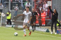 3. Liga; Energie Cottbus - FC Ingolstadt 04; Felix Keidel (43, FCI) hinten an der Seitenlinie, Spielerbank Cheftrainerin Sabrina Wittmann (FCI)