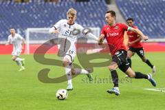 3. Liga; Hannover 96 II - FC Ingolstadt 04; Zweikampf Kampf um den Ball Max Plath (14 FCI) Arkenberg Fynn (18 H96)